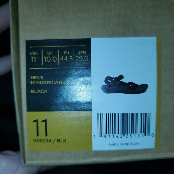 MENS TEVA SANDALS: BRAND NEW WITH BOX NEVE… main image 5